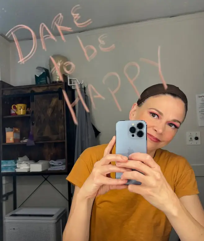 Sutton Foster social media