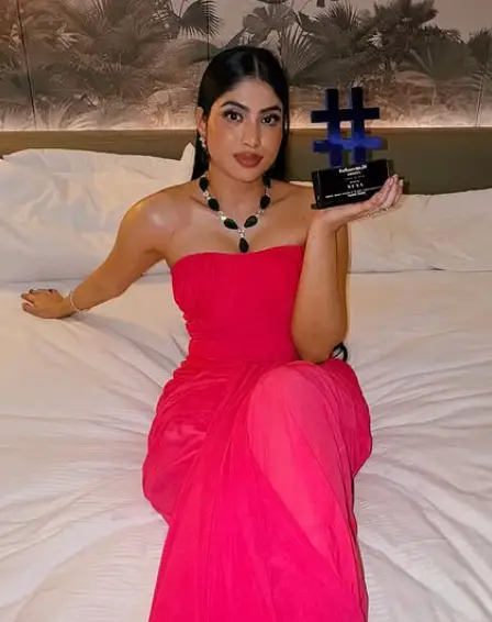 Yashi tank Awarded MakeupBeauty Influencer of the Year
