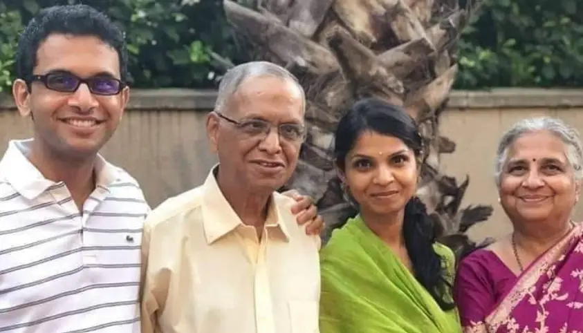 Neeru Deshpande with family