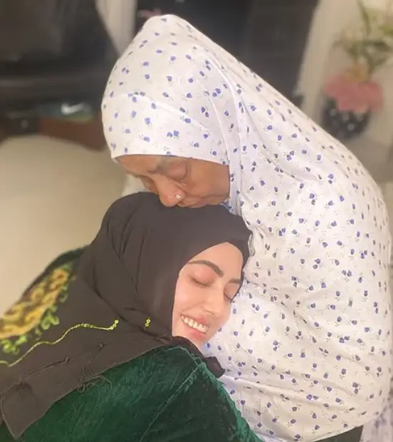 Sana Khan with her mother