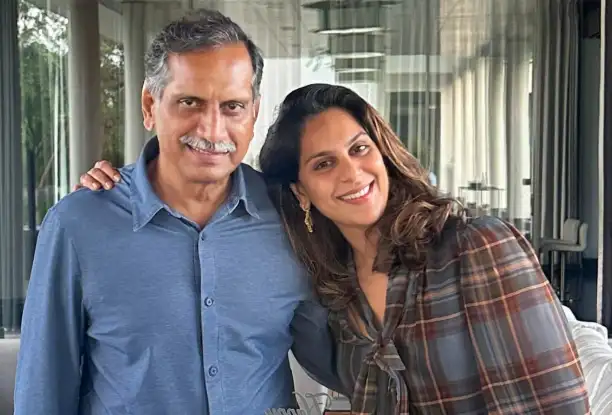 Upasana Kamineni with her father
