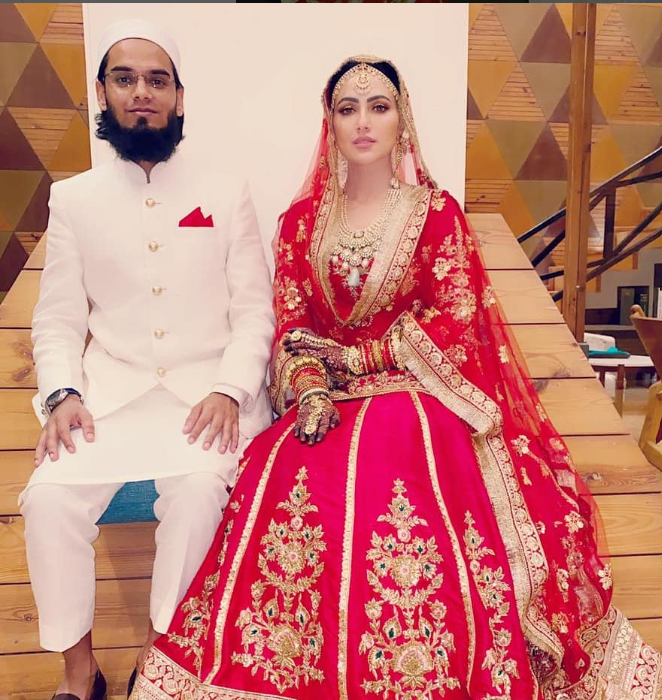 Anas married to sana