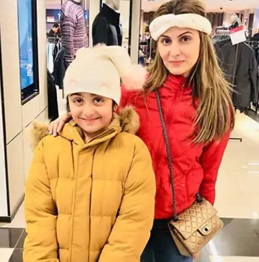 Samara Sahni with her mother
