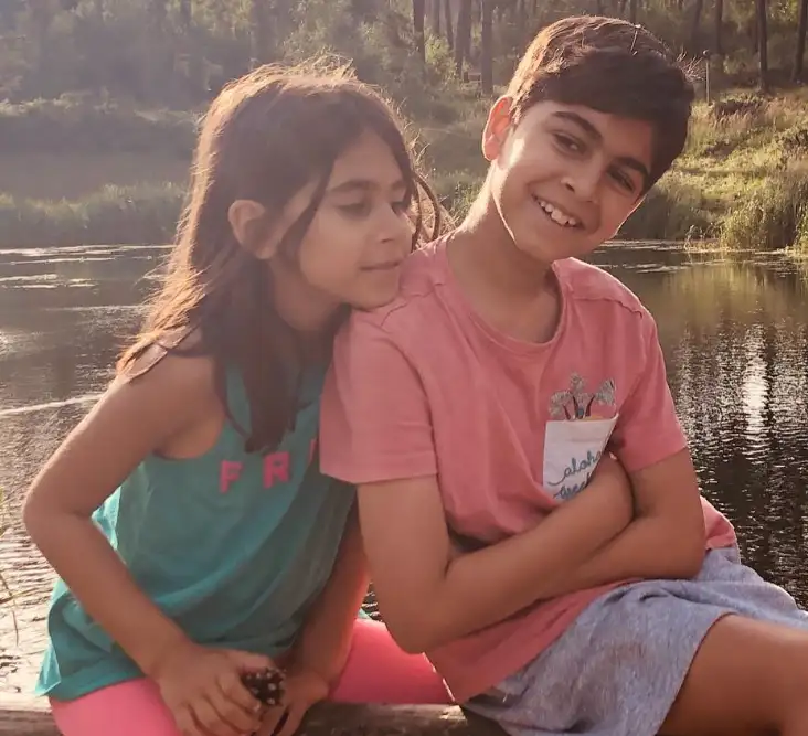 Arush Nehra with her sister