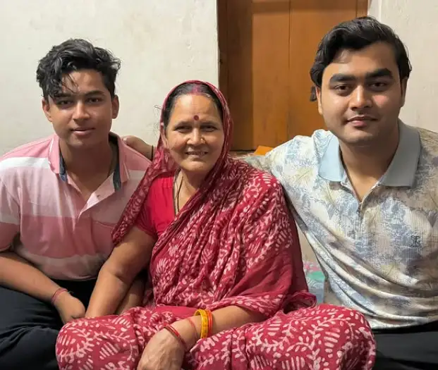 Vaibhav Suryavanshi with her family