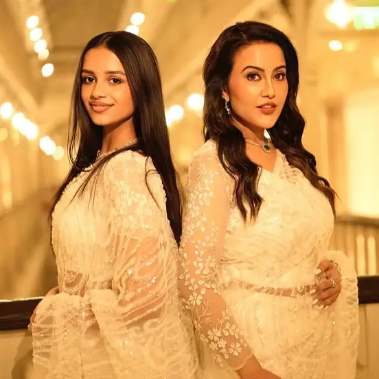 Amruta Fadnavis with her daughter